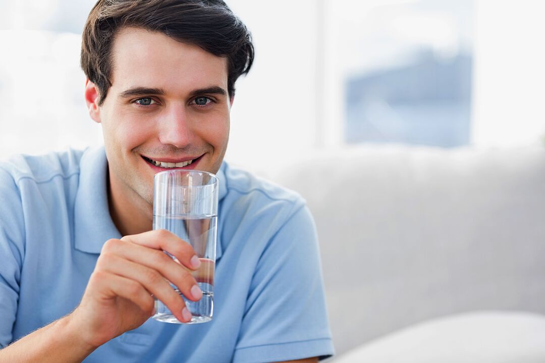 OCUVIT -Kapseln werden mit sauberem Wasser gewaschen